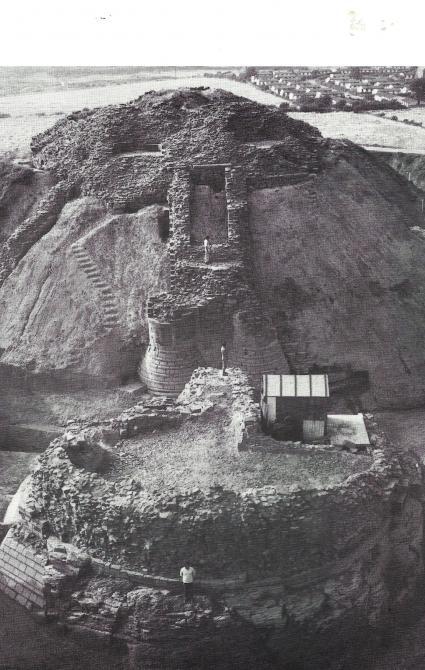 Archive photo of Sandal Castle excavations in the 1970s