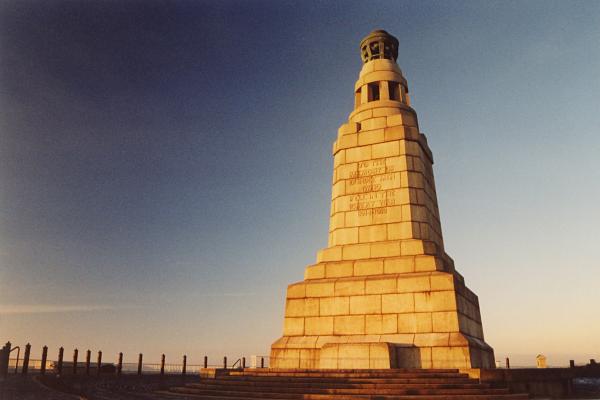 Dundee war Memorial on Dundee Law. 
